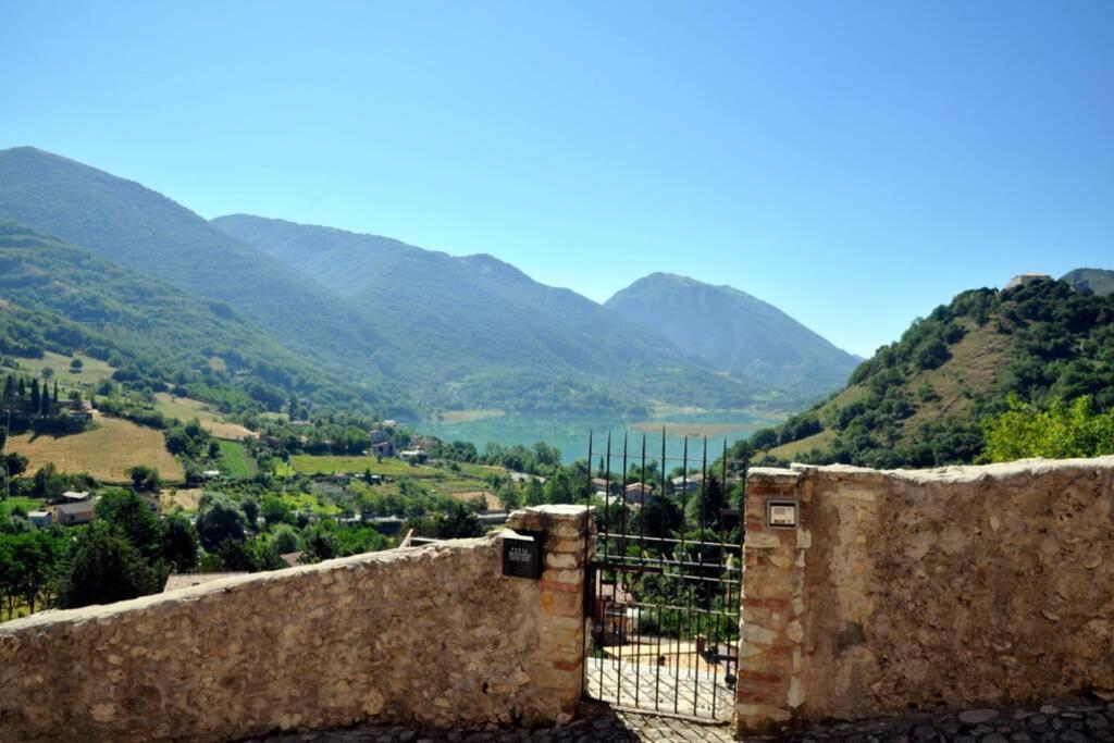 Stanza Con Terrazzo Vista Lago - Lakeholiday Castel di Tora Exteriér fotografie