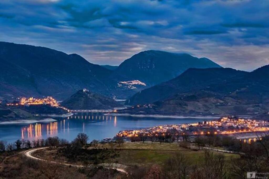 Stanza Con Terrazzo Vista Lago - Lakeholiday Castel di Tora Exteriér fotografie