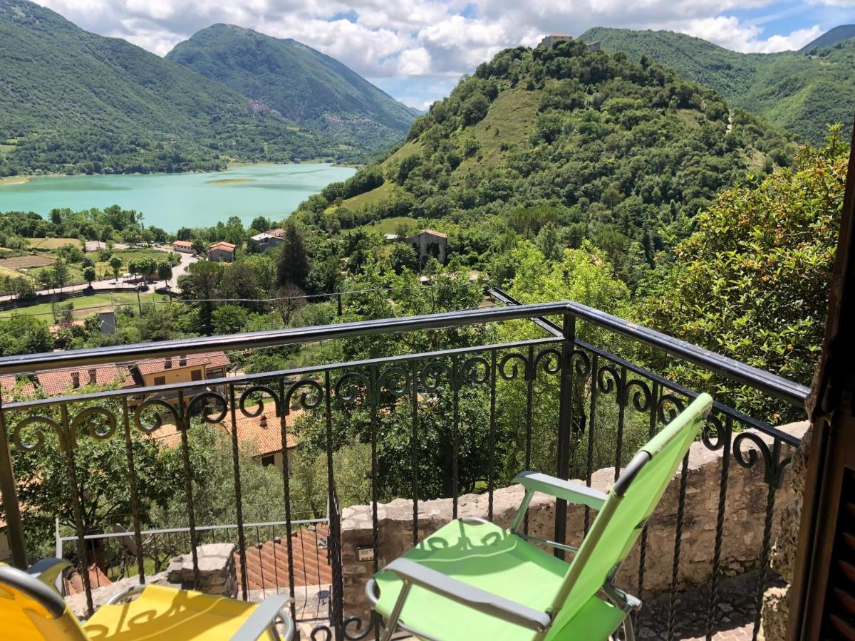 Stanza Con Terrazzo Vista Lago - Lakeholiday Castel di Tora Exteriér fotografie