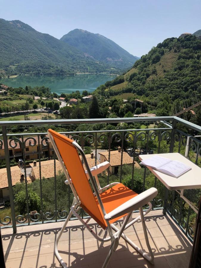 Stanza Con Terrazzo Vista Lago - Lakeholiday Castel di Tora Exteriér fotografie